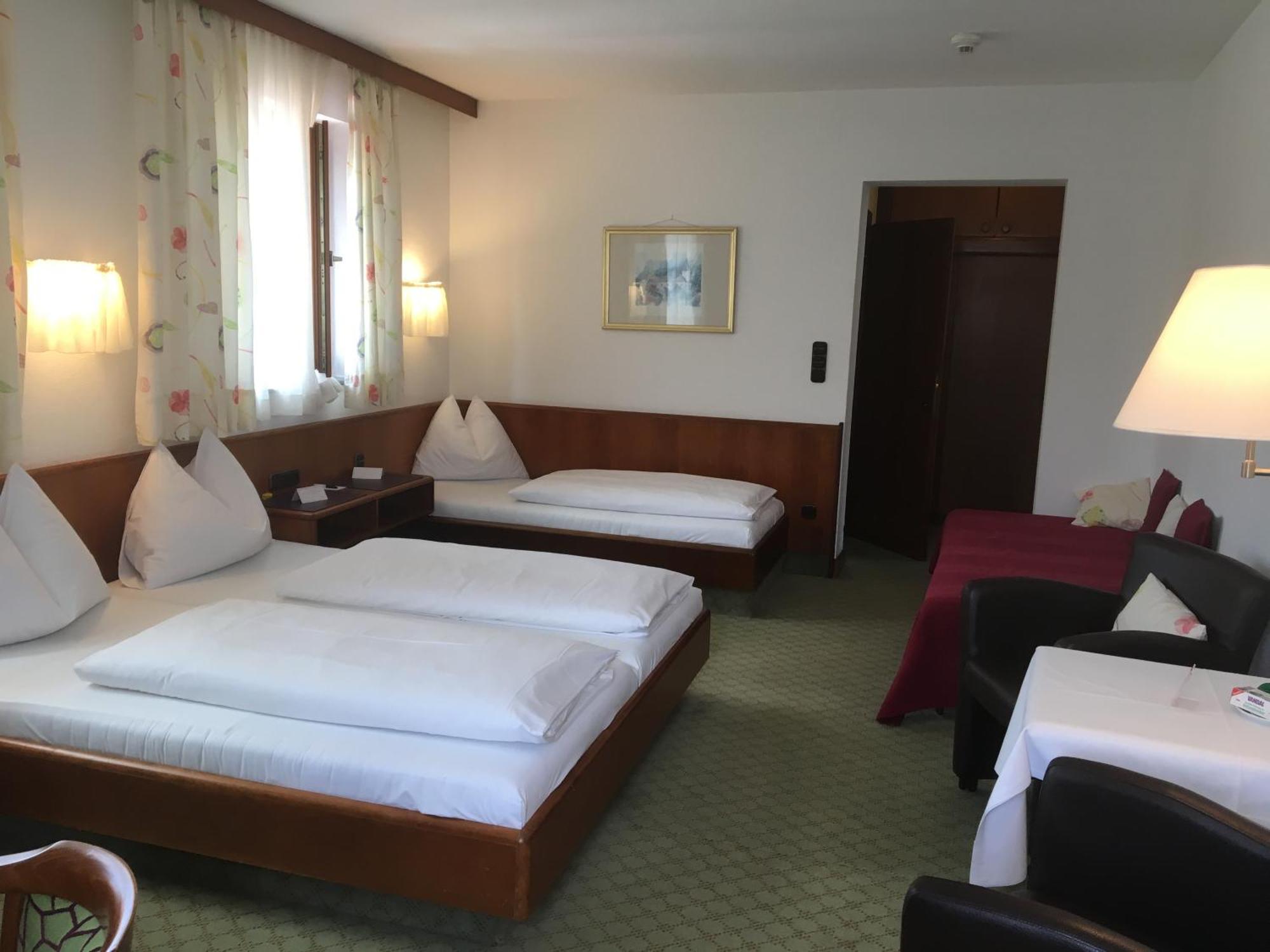 Hotel Zillners Einkehr *** Altheim Eksteriør bilde
